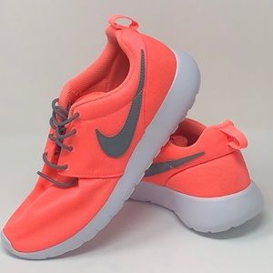 Nwt Nike women’s sneakers